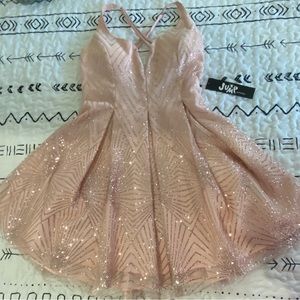 Super cute cross-cross back, soft pink, sparkling cocktail dress